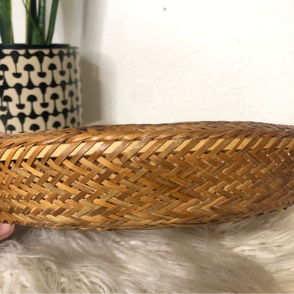 Wicker Basket Catchall / Serving Basket - Picture 4 of 5